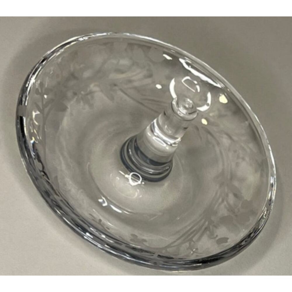 EUC Beautiful Floral Etched Ring Dish